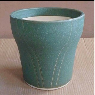クリームグリーン　8号　陶器鉢(プランター)