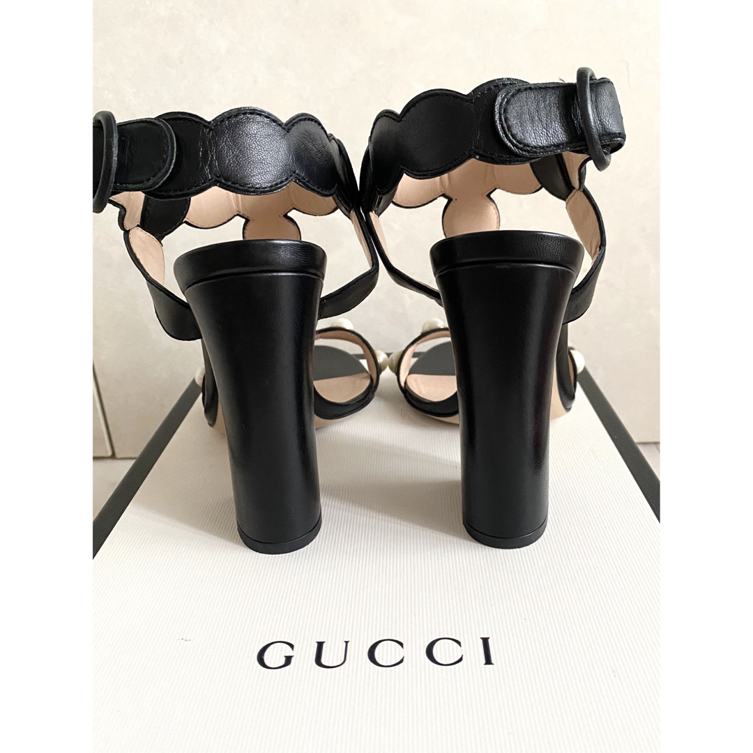 Gucci(グッチ)のGUCCI インターロッキングGG パール サンダル レディースの靴/シューズ(サンダル)の商品写真