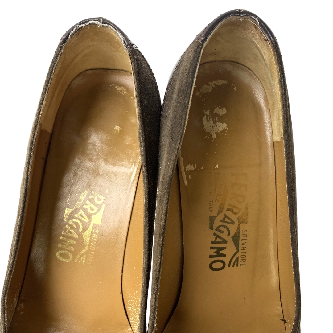 Lakai(ラカイ)のフェラガモ　スエードレザー　ヒールパンプス　茶　6C　23.5㎝程 レディースの靴/シューズ(ハイヒール/パンプス)の商品写真