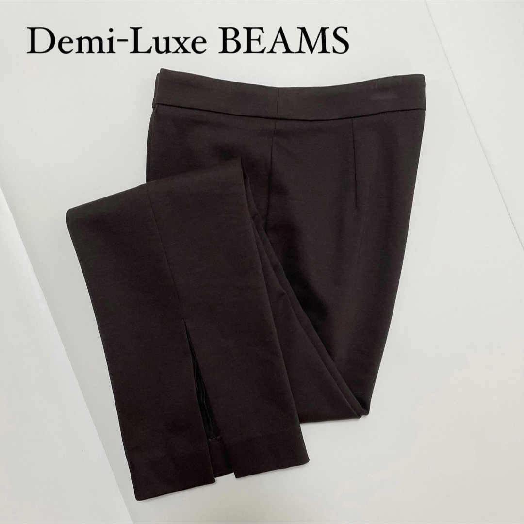 Demi-Luxe BEAMS(デミルクスビームス)のDemi-Luxe BEAMS サイドスリットテーパードパンツ レディースのパンツ(クロップドパンツ)の商品写真