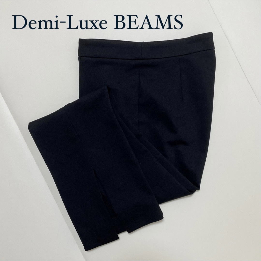 Demi-Luxe BEAMS(デミルクスビームス)のDemi-Luxe BEAMS サイドスリットテーパードパンツ レディースのパンツ(クロップドパンツ)の商品写真