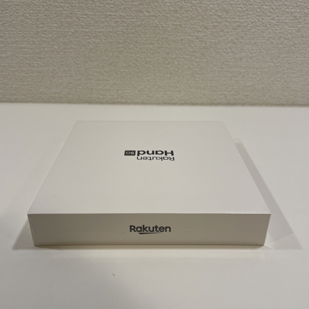 Rakuten Hand 5G Red P780 モバイル 2