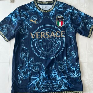 【レア】イタリア代表ユニフォーム　versace ❌ PUMA　Mサイズ(Tシャツ/カットソー(半袖/袖なし))