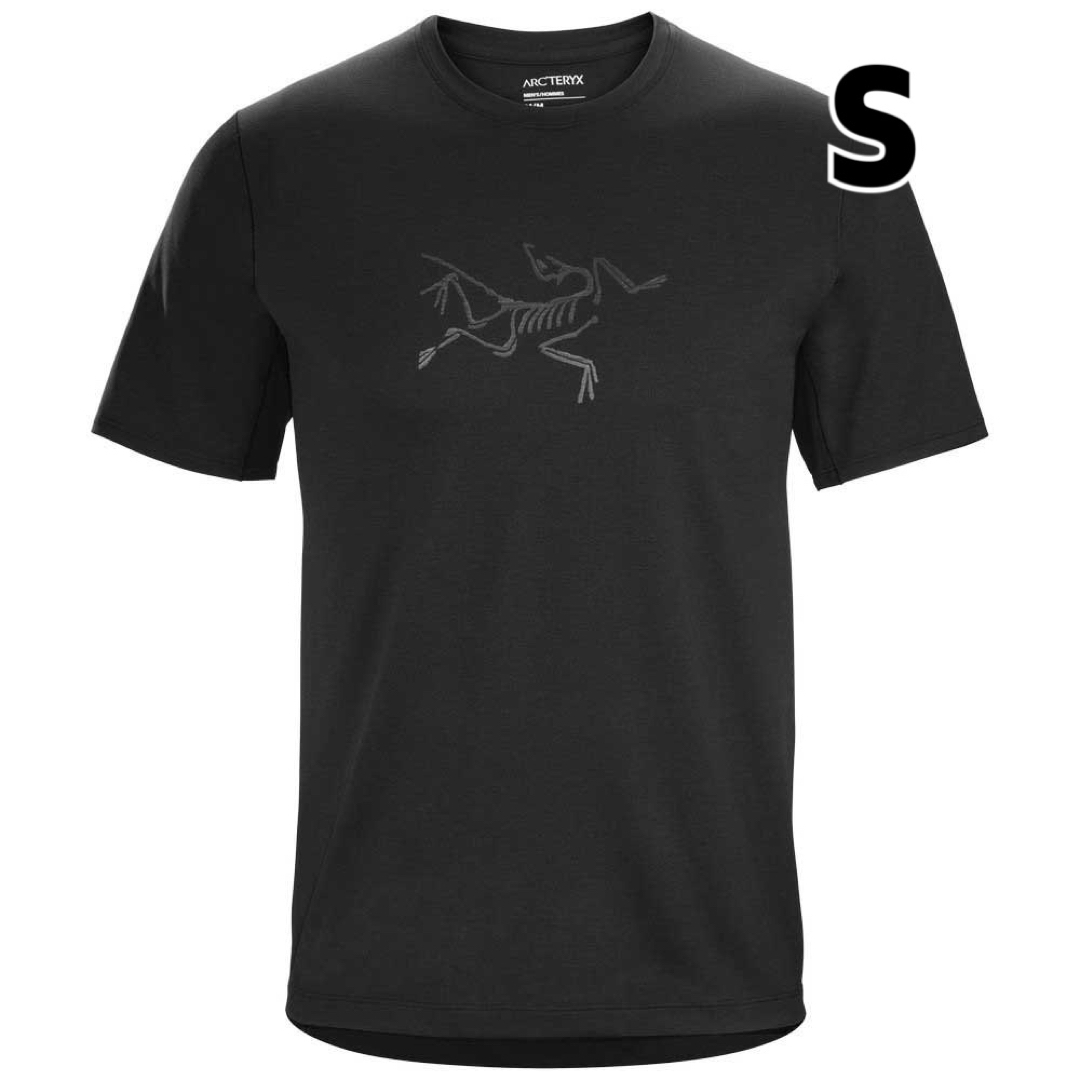 ARC'TERYX(アークテリクス)のARC'TERYX アークテリクス CORMAC LOGO SS MENS S黒 メンズのトップス(Tシャツ/カットソー(半袖/袖なし))の商品写真