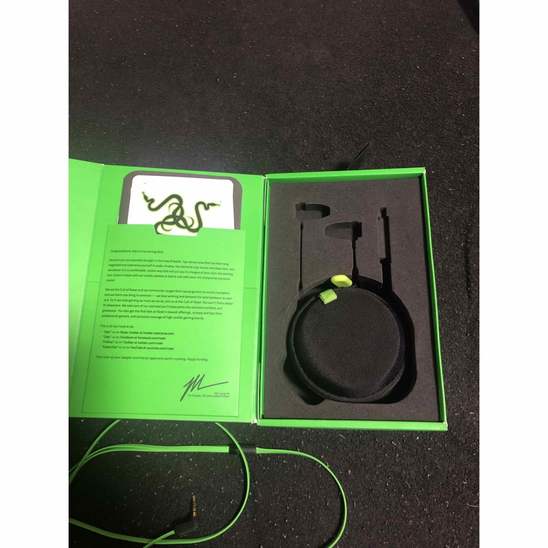 Razer(レイザー)の中古 RAZER ハンマーヘッドプロV2  スマホ/家電/カメラのオーディオ機器(ヘッドフォン/イヤフォン)の商品写真