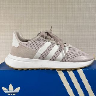 完売新品未使用】アディダスadidas23センチadidas - スニーカー