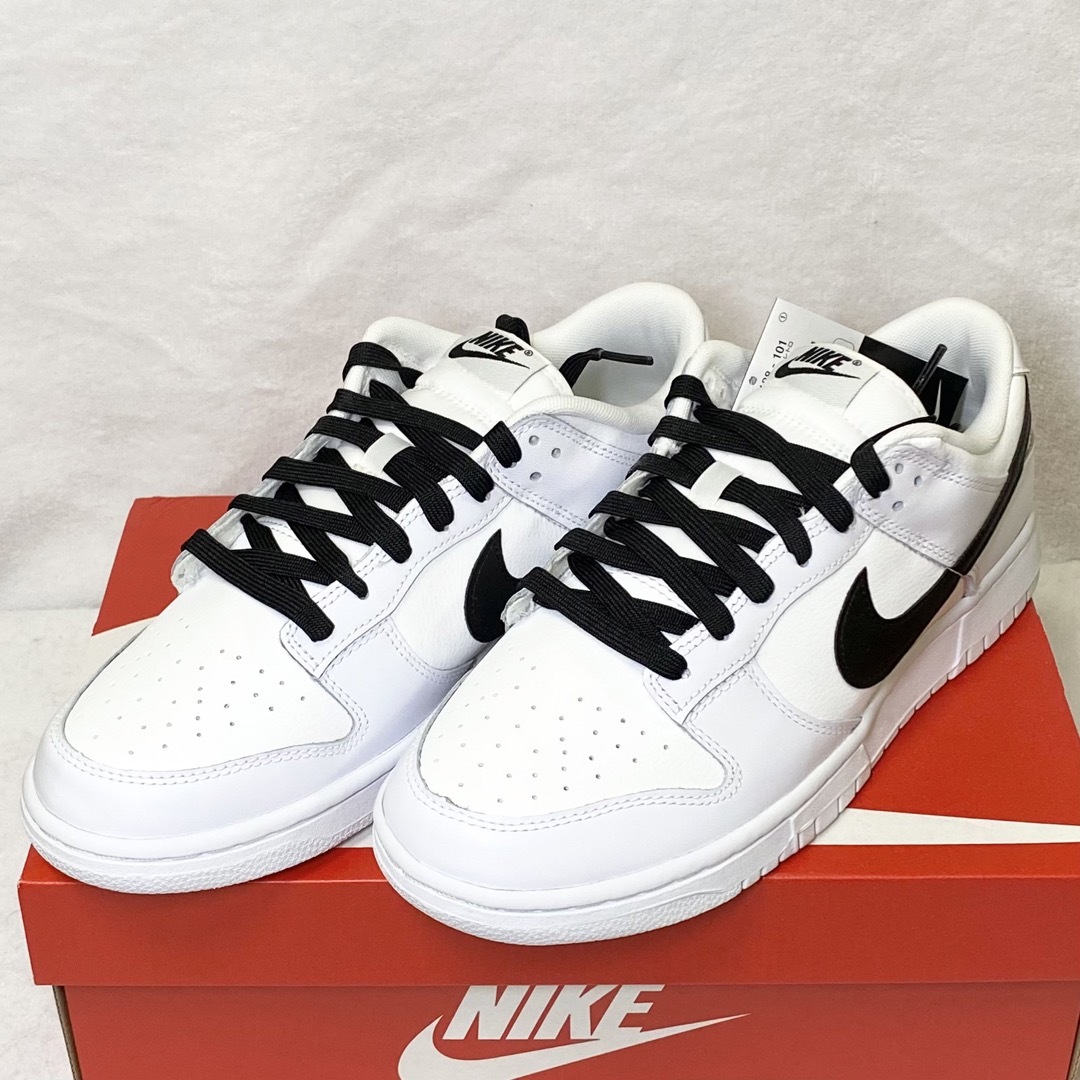 NIKEナイキダンクLOW 新品未使用　ホワイトブラック　PANDA