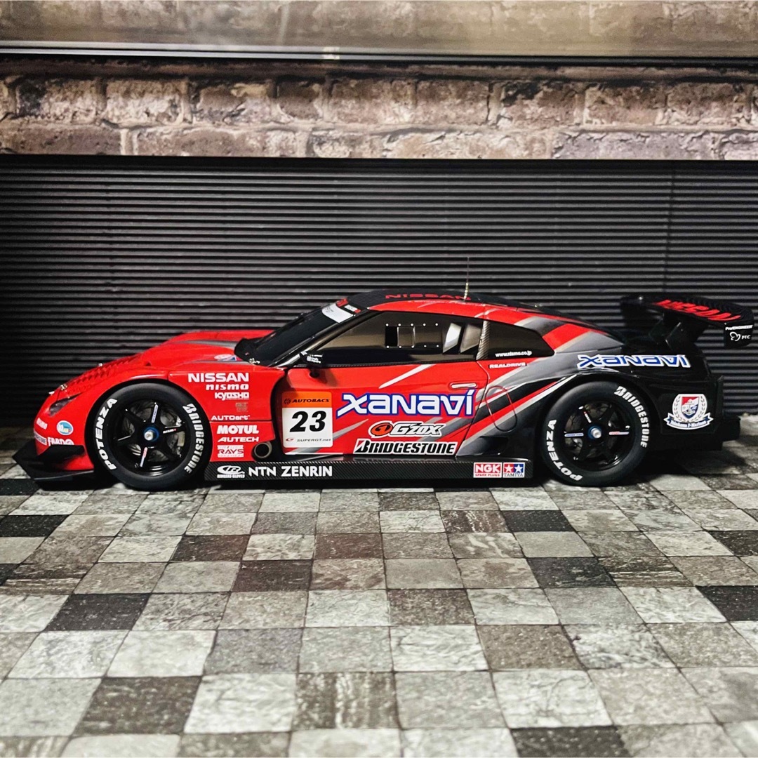 ニスモ特注 1/18 AUTOart ザナビィ NISMO GT-R 2008