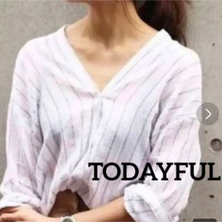 トゥデイフル(TODAYFUL)のTODAYFUL ガーゼストライプシャツ　ドロップショルダー　七分袖　Ｖネック(シャツ/ブラウス(長袖/七分))