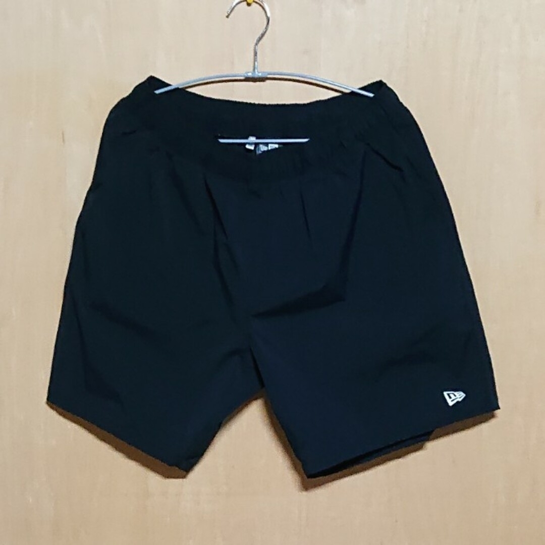 NEW ERA(ニューエラー)のニューエラ XLサイズ 黒 ショートパンツ ストレッチ ショーツ メンズのパンツ(ショートパンツ)の商品写真