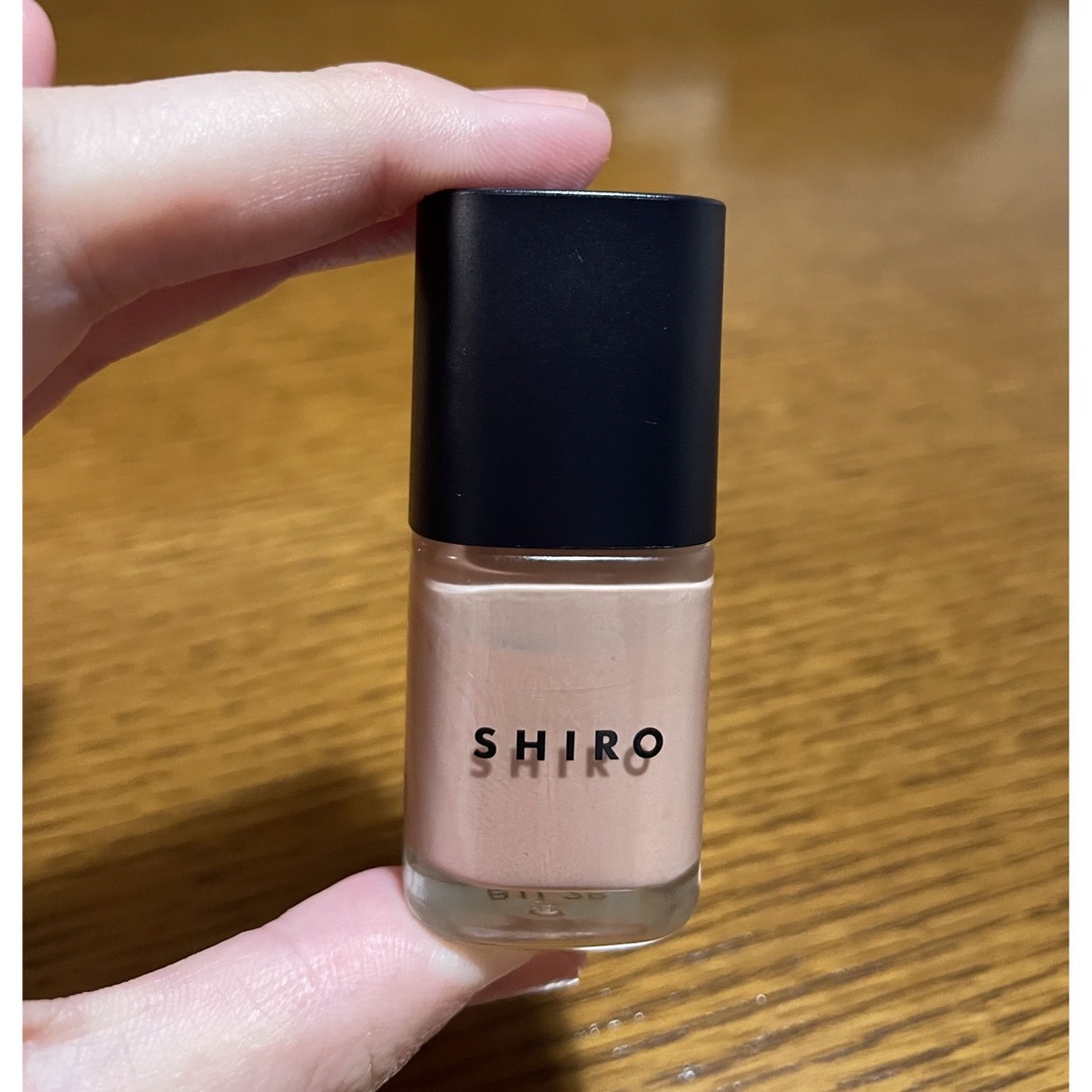 shiro(シロ)の【美品】SHIRO  ネイル　ピンクベージュ(微パール) コスメ/美容のネイル(マニキュア)の商品写真