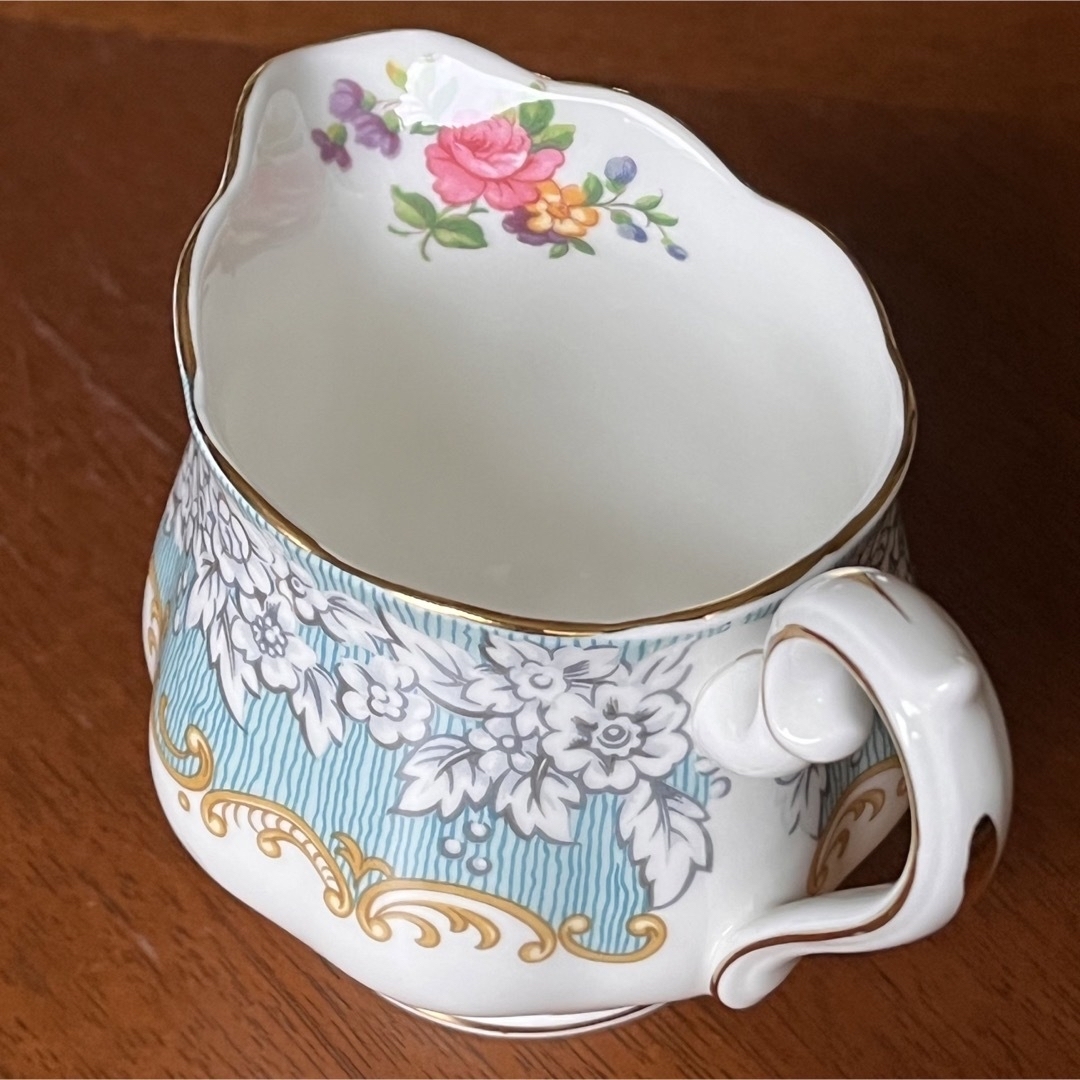 ROYAL ALBERT(ロイヤルアルバート)の【美品】ロイヤルアルバート★エンチャントメント★2点 インテリア/住まい/日用品のキッチン/食器(食器)の商品写真