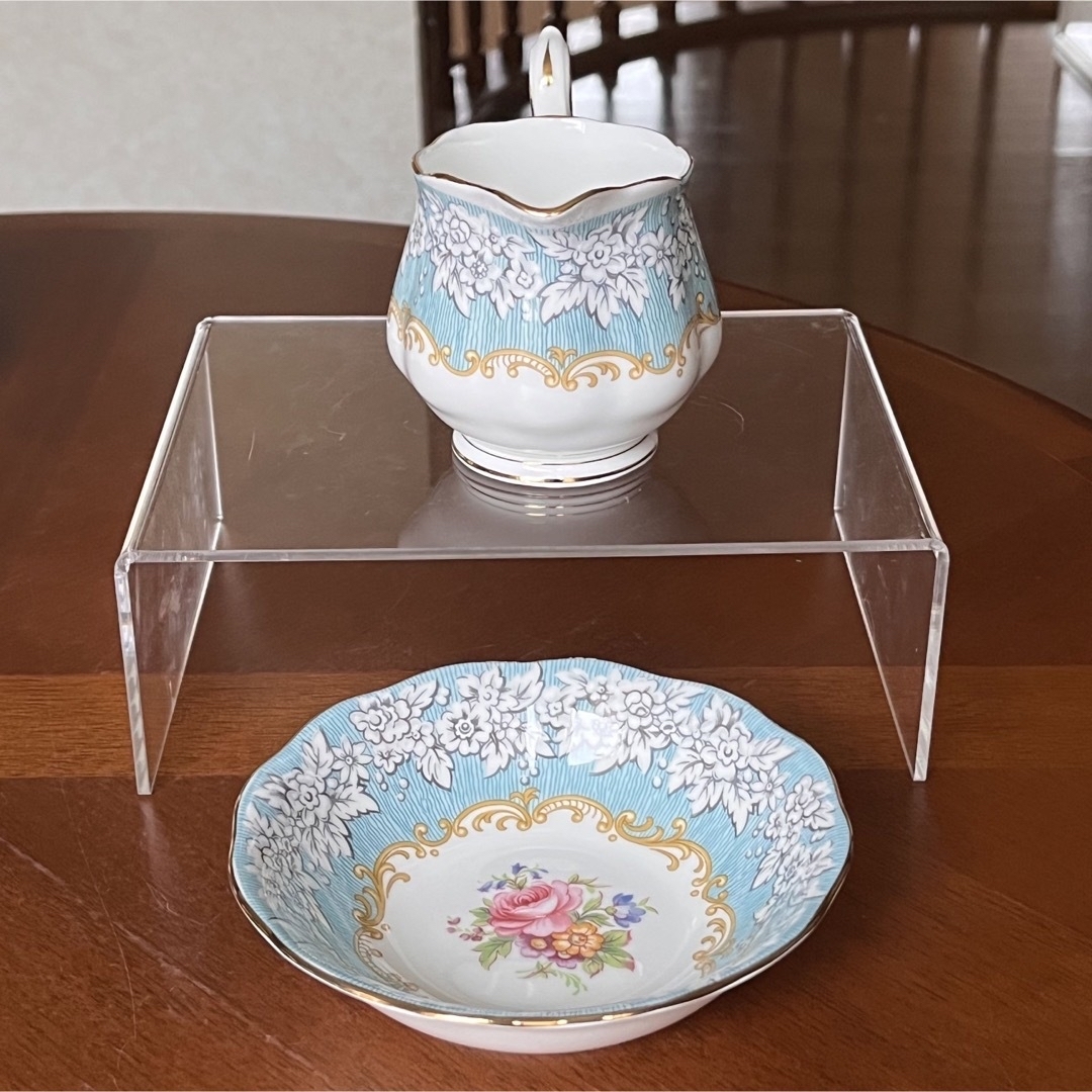 ROYAL ALBERT(ロイヤルアルバート)の【美品】ロイヤルアルバート★エンチャントメント★2点 インテリア/住まい/日用品のキッチン/食器(食器)の商品写真