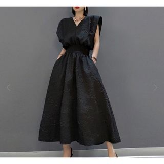 ザラ(ZARA)の【新品】韓国インポート ジャカード ワンピース 黒(ひざ丈ワンピース)