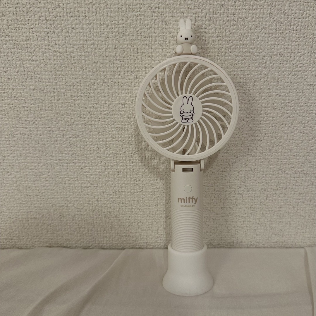 miffy(ミッフィー)のミッフィー　ハンディファン　扇風機 ホワイト  エンタメ/ホビーのおもちゃ/ぬいぐるみ(キャラクターグッズ)の商品写真