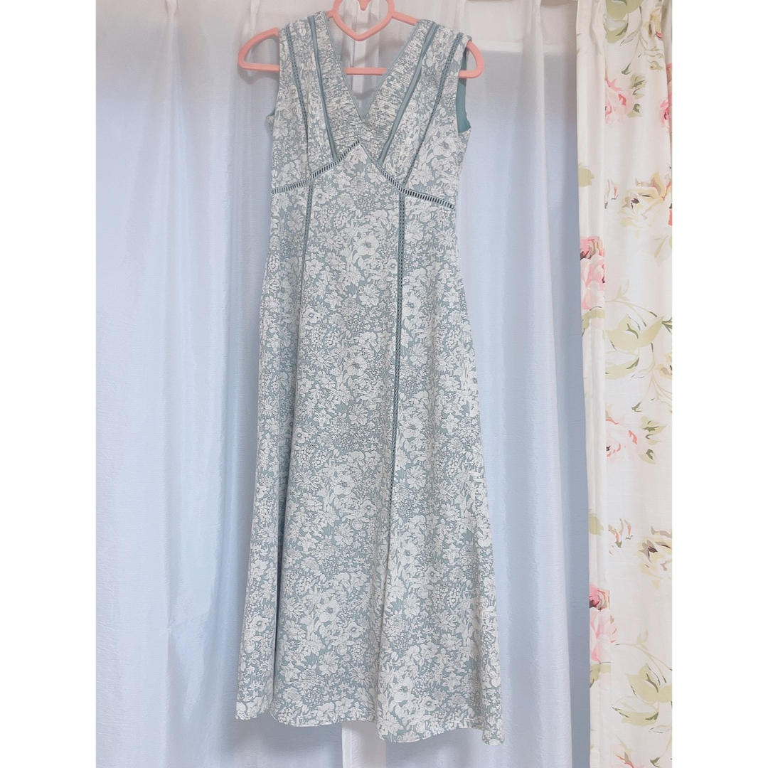 Herlipto Lace Trimmed Floral Dress sage | フリマアプリ ラクマ