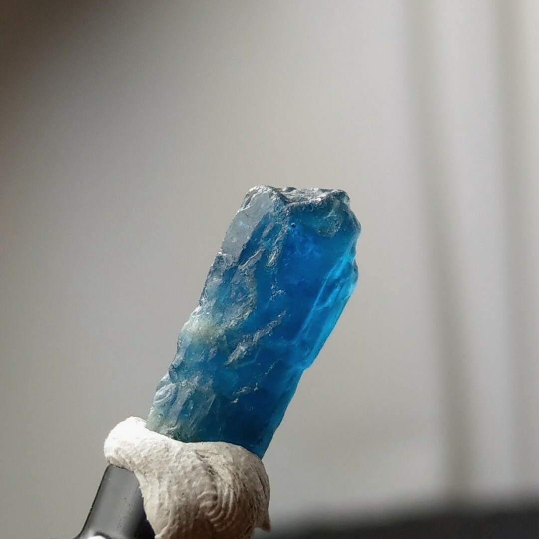 ブルーアパタイト　結晶　原石　鉱物標本