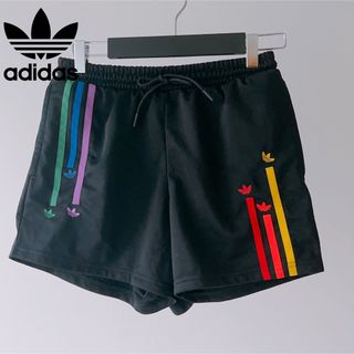 オリジナルス(Originals（adidas）)の美品　adidas originals ショート パンツ　アディダスMサイズ(ショートパンツ)