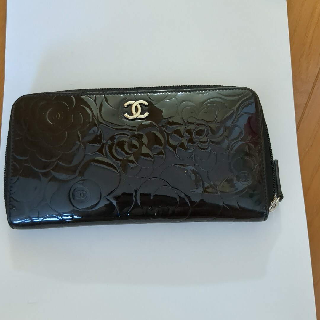 CHANEL(シャネル)のCHANELのカメリア長財布　クリーニング済 レディースのファッション小物(財布)の商品写真