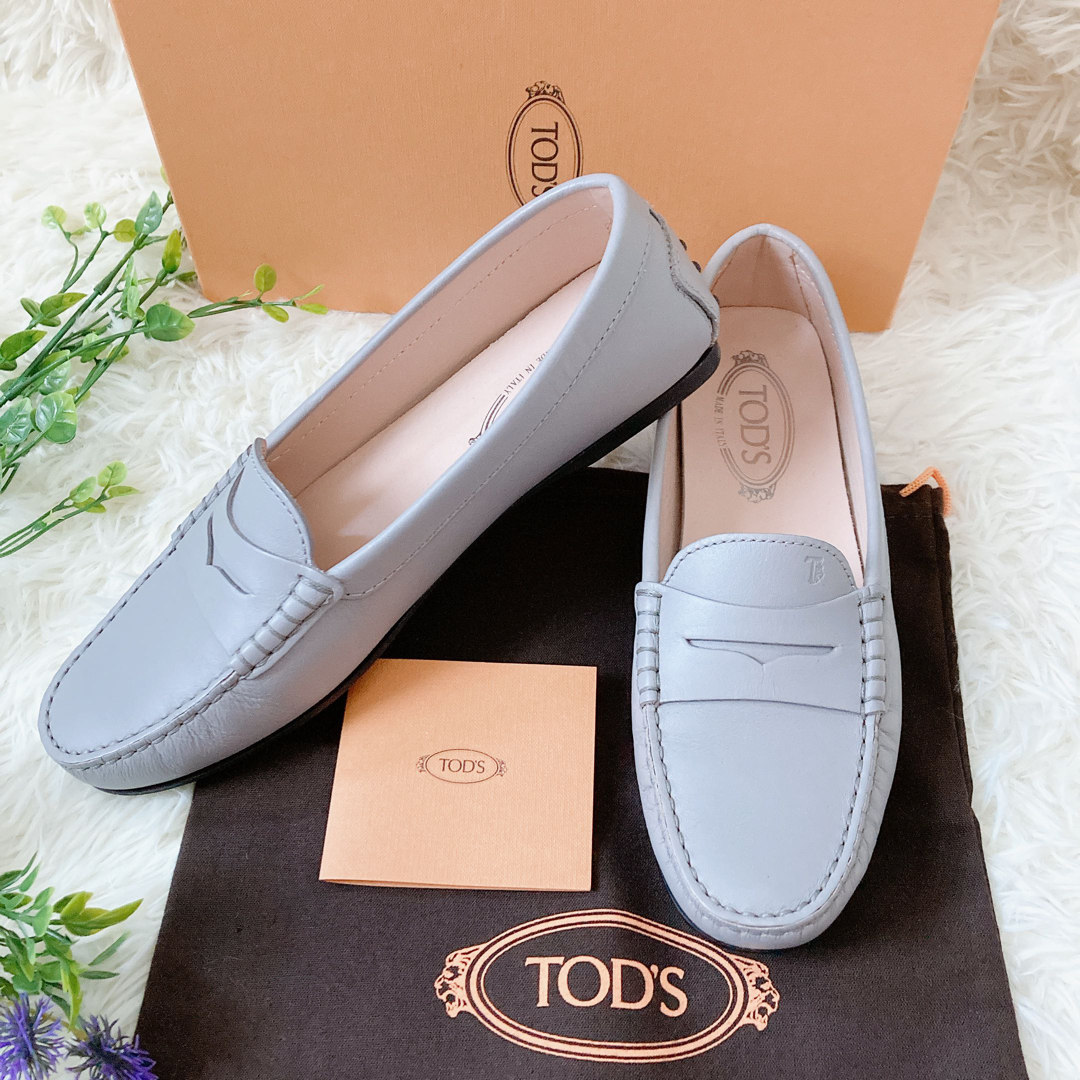 TOD'S ドライビングシューズ 新品未使用 - ローファー/革靴