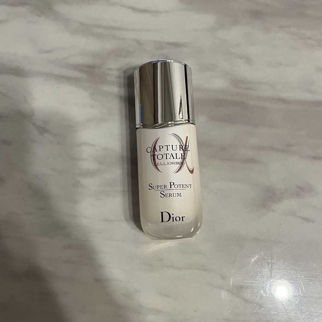 Dior(ディオール)のカプチュールトータルセラム30ml コスメ/美容のスキンケア/基礎化粧品(美容液)の商品写真