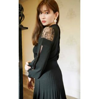 Herlipto Shoulder Lace Knit Dress