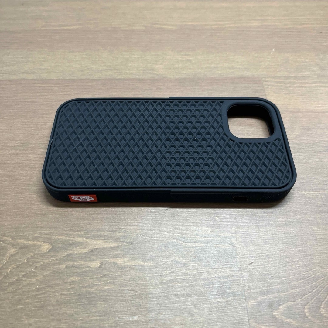 iPhone(アイフォーン)の【新入荷】iPhone 13/14 ケース vans バンズ スマホ/家電/カメラのスマホアクセサリー(iPhoneケース)の商品写真