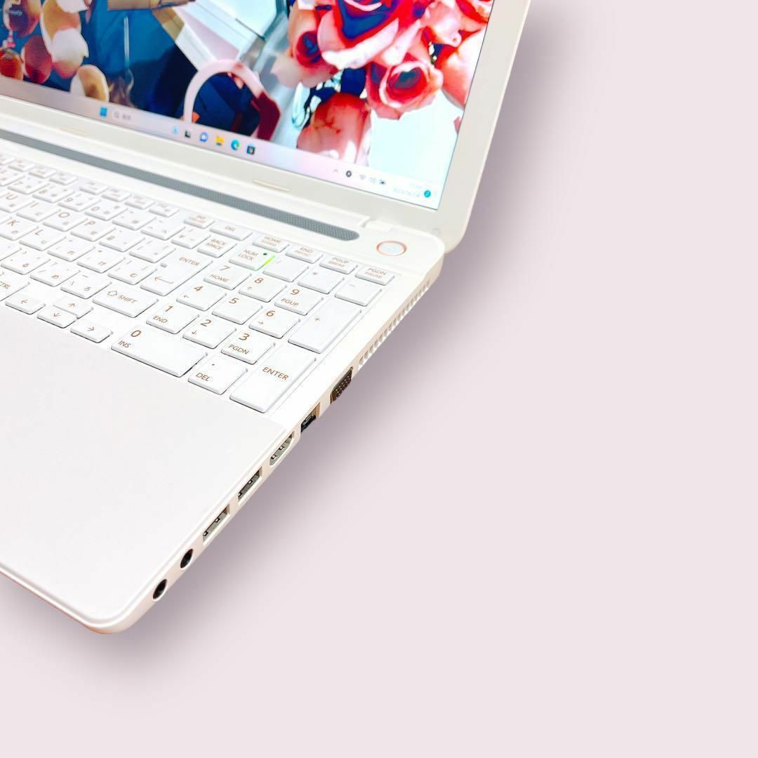 東芝 - サクサクSSD❤️東芝⭐️カメラ付き❣️白ノートパソコン✨中古