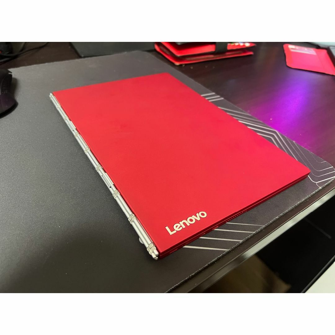 Lenovo(レノボ)の【中古】Lenovo YOGA BOOK YB1-X91F 赤色(本体のみ) スマホ/家電/カメラのPC/タブレット(タブレット)の商品写真