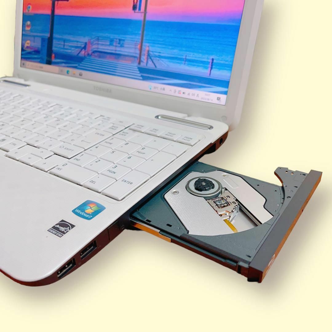 東芝 - Core i7✨すぐに使える✨白ノートパソコン✨カメラ付き