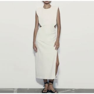 ザラ(ZARA)のカットアウトディテール入りミディ丈ワンピース　S(ロングワンピース/マキシワンピース)