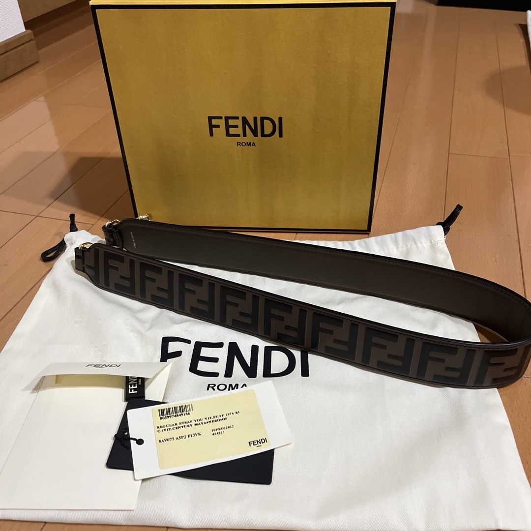 FENDI ストラップユー　レザーショルダーストラップ