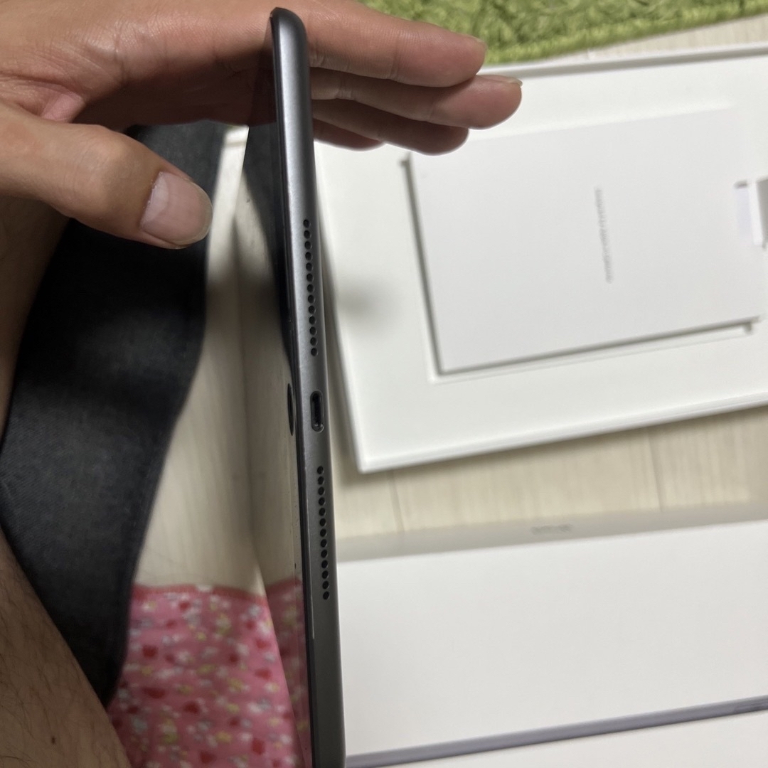 iPad 8世代　スペースグレー　128G 2