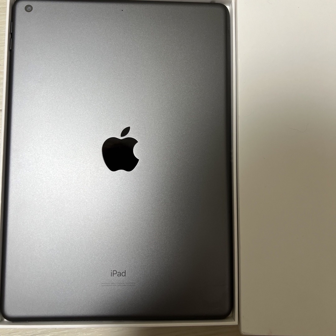 iPad 8世代　スペースグレー　128G