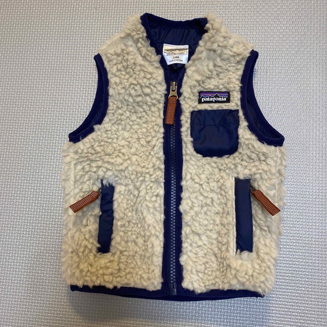 patagonia(パタゴニア)のパタゴニア　ベビー　ベスト キッズ/ベビー/マタニティのベビー服(~85cm)(ジャケット/コート)の商品写真