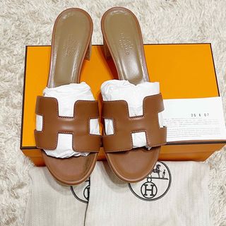 エルメス(Hermes)のオアジス　ゴールド　37 1/2(サンダル)