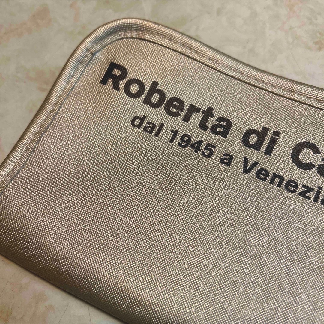 ROBERTA DI CAMERINO(ロベルタディカメリーノ)のRoberta di Camerino ポーチ　ゴールド レディースのファッション小物(ポーチ)の商品写真