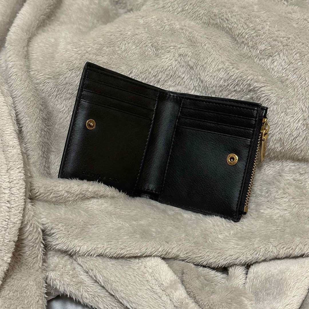 Charles and Keith(チャールズアンドキース)のルーシュド ショートウォレット / Ruched Short Wallet レディースのファッション小物(財布)の商品写真