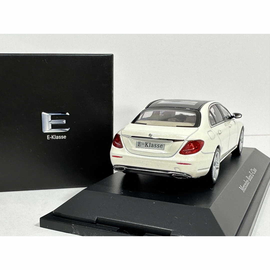 中古品 1/43 メルセデスベンツ W213 Eクラス ホワイト