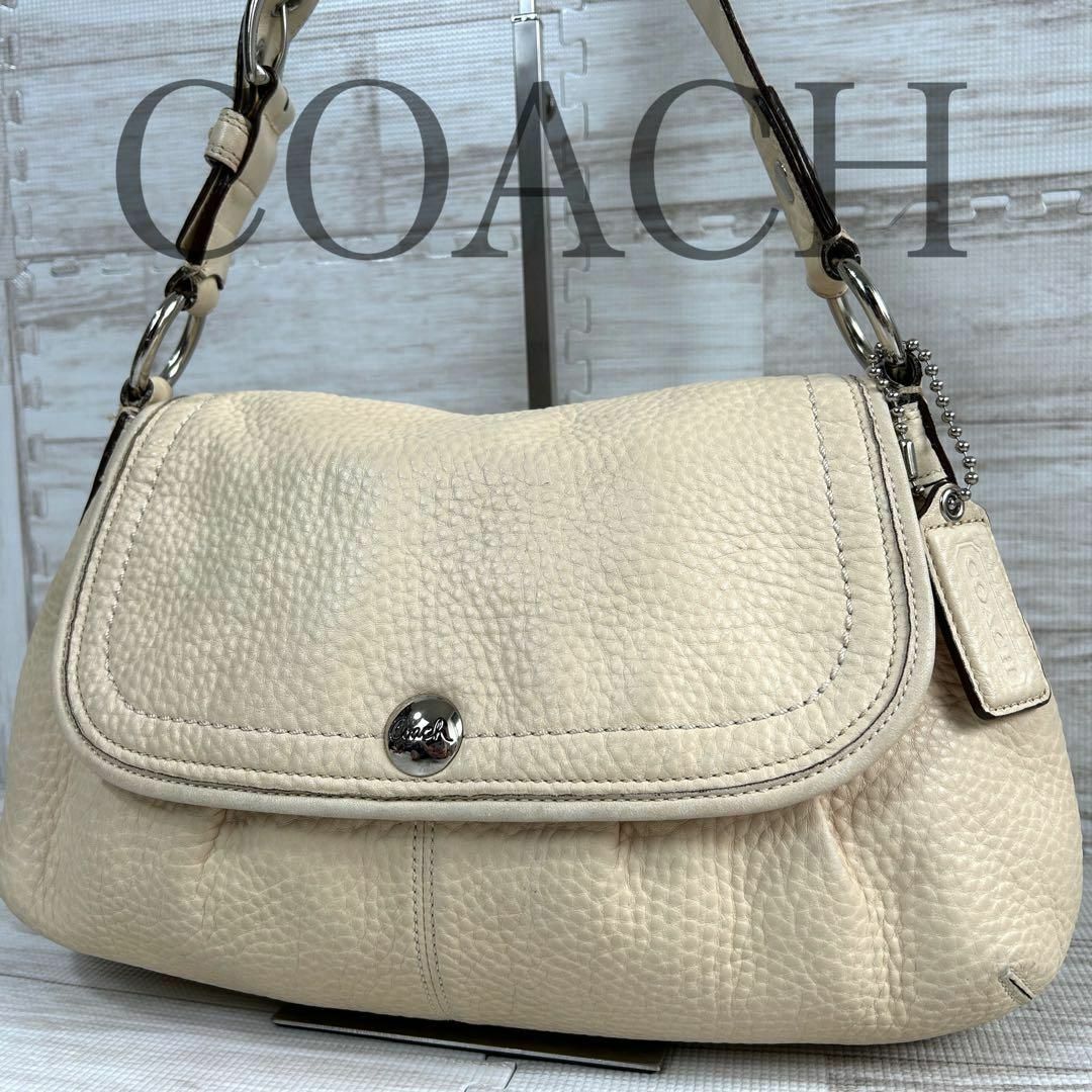 美品 COACH コーチ ✨ ショルダーバッグ 肩掛け レザー シボ革 白