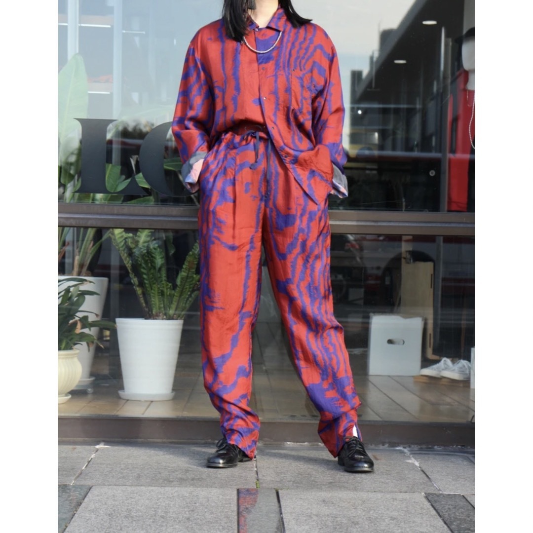 TOGA PULLA  Inner print shirt pants レッド