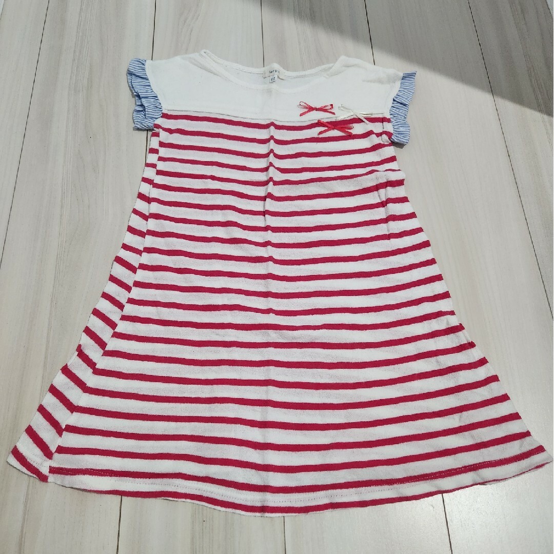 女の子ワンピース キッズ/ベビー/マタニティのキッズ服女の子用(90cm~)(ワンピース)の商品写真