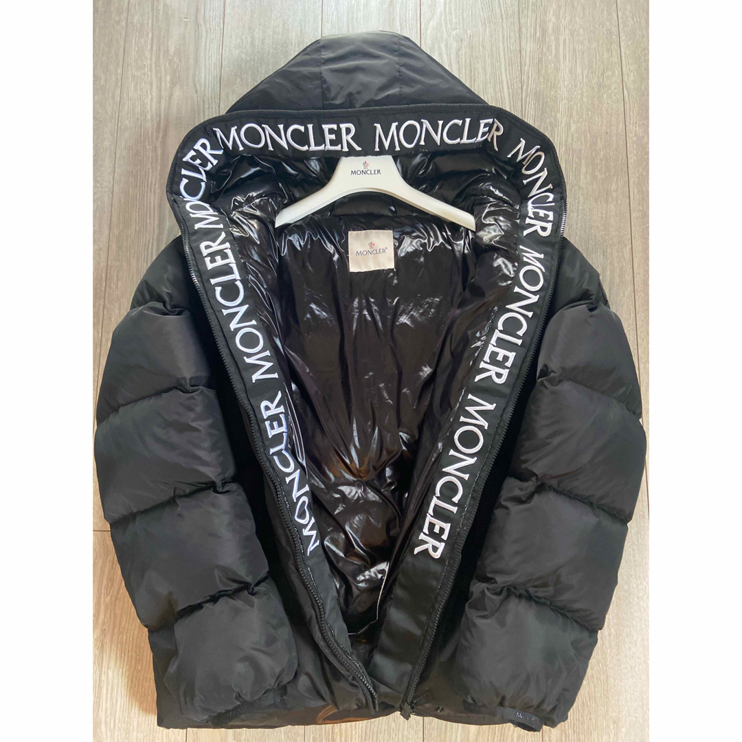 MONCLER - 【早い者勝ち最終値下げ】MONCLERダウンの通販 by ...