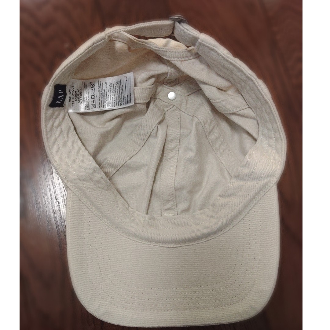GAP(ギャップ)のGAP　キャップ　クリーム　ベージュ　白　旧タグ　紺タグ メンズの帽子(キャップ)の商品写真
