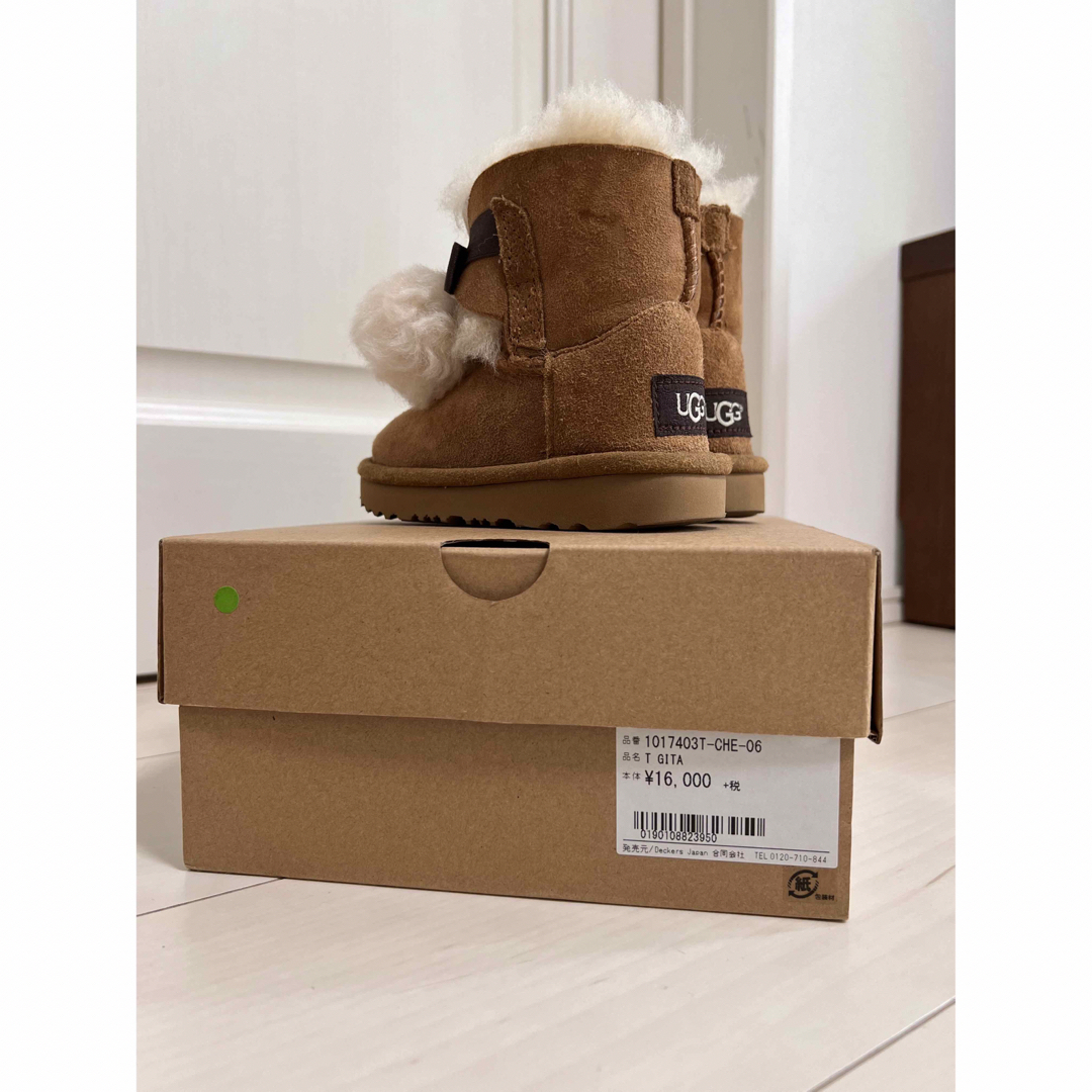 UGG(アグ)のUGGブーツ13.５cm キッズ/ベビー/マタニティのベビー靴/シューズ(~14cm)(ブーツ)の商品写真