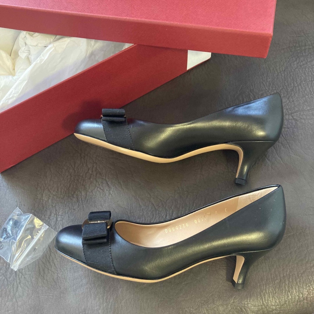 Ferragamo新品未使用パンプス