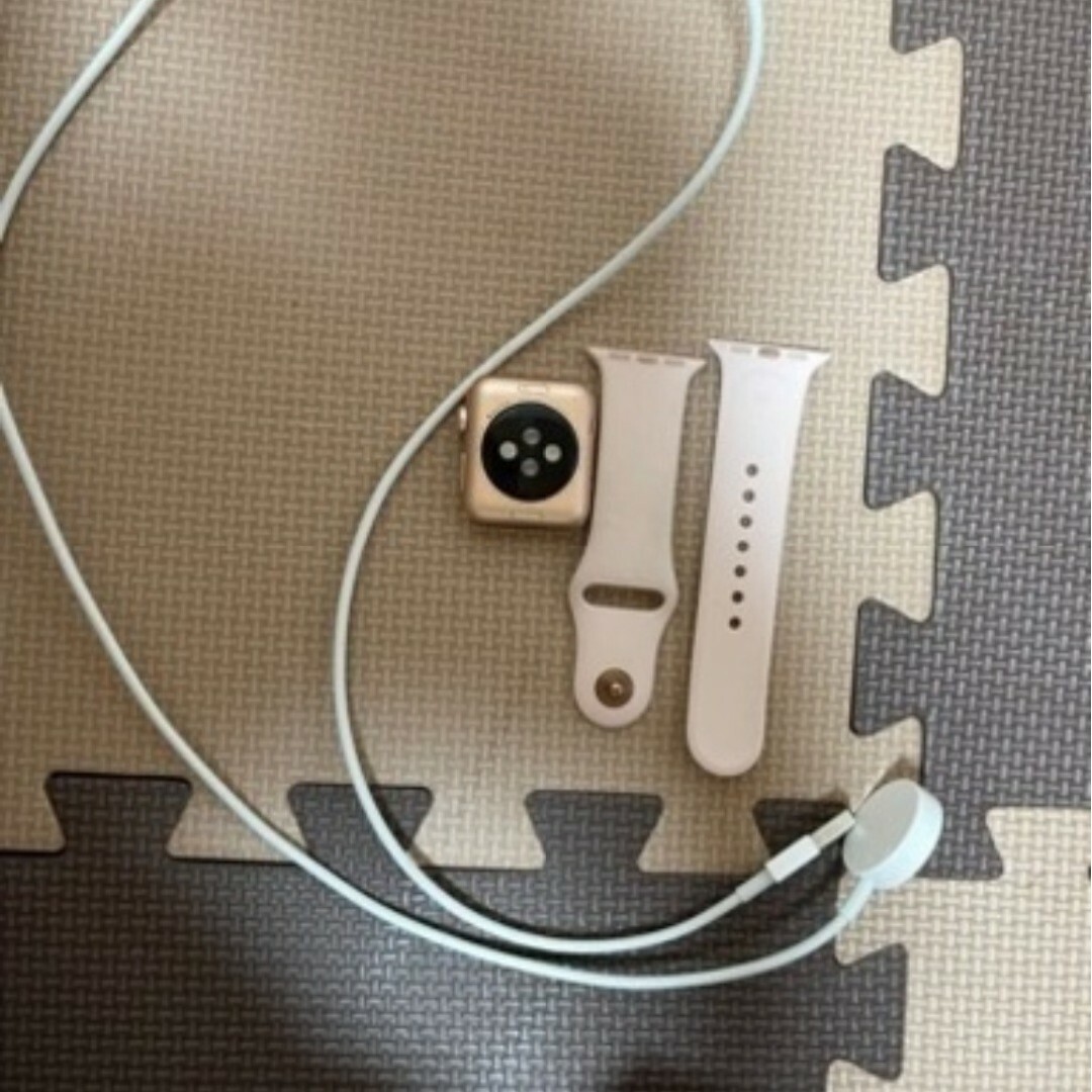 Apple Watch(アップルウォッチ)のApple Watch Series 3  38 mm スマホ/家電/カメラのスマートフォン/携帯電話(その他)の商品写真