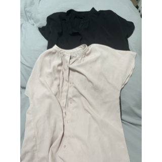 ジーユー(GU)のGU ブラウス　ピンク　ブラック　2着セット(シャツ/ブラウス(半袖/袖なし))