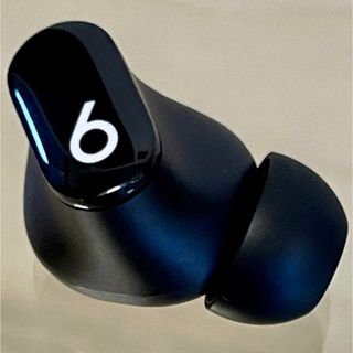 ビーツバイドクタードレ(Beats by Dr Dre)の国内正規品★美品★Beats Studio Buds ブラック右耳のみ／B215(ヘッドフォン/イヤフォン)