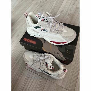 フィラ(FILA)の【新品】FILA★RAY TRACER★24.5★ベージュ(スニーカー)